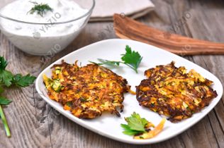 Buñuelos de zanahoria y calabacín