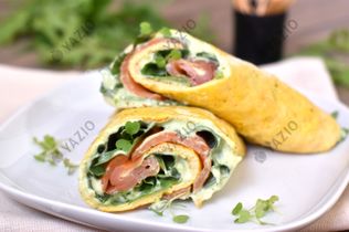 Rollitos de tortilla con salmón ahumado
