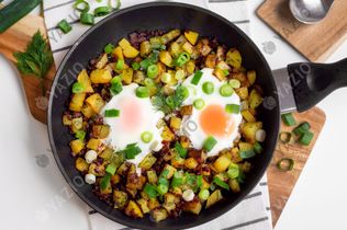 Pommes de terre à la poêle, jambon & œufs 