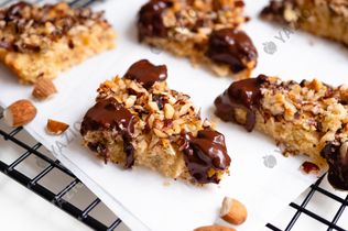 Triángulos low carb de frutos secos