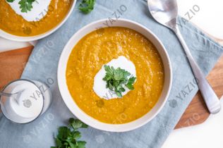 Sopa de lentilha cremosa