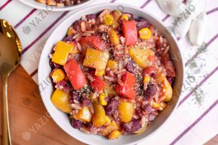 One pot de arroz con judías rojas y maíz