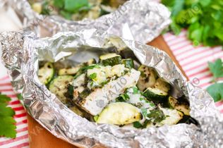 Abobrinha e frango com ervas