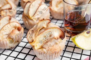 Dinkel-Muffins mit Apfel und Banane