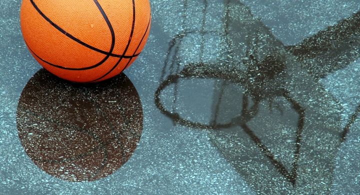 Ballsportarten fördern nicht nur Schnelligkeit und Ausdauer sondern auch die Geschicklichkeit und Gleichgewichtssinn. Basketball gehört vor allem in den USA zu den beliebtesten Sportarten.