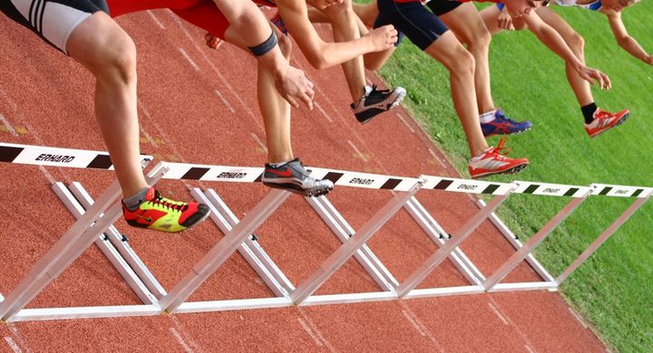 Die Leichtathletik umfasst eine Vielzahl sportlicher Disziplinen, die auf Laufen, Werfen und Springen basieren.