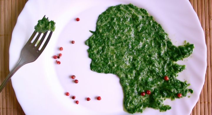 Grünes Blattgemüse soll die Sehkraft schärfen. Durch seine Stoffe Lutein und Zeaxanthin soll das Gemüse die Sehkraft schützen können.