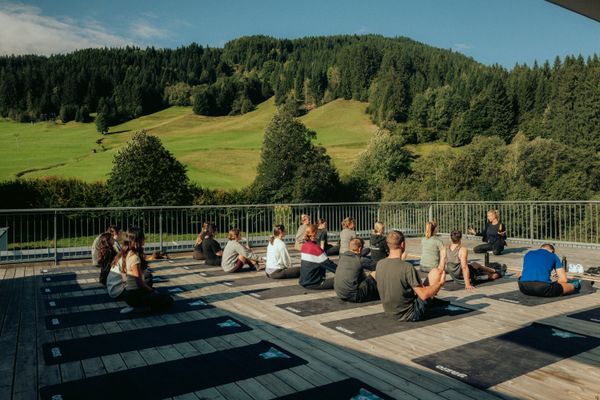 Yoga matinal na Áustria para relaxar 🏔️